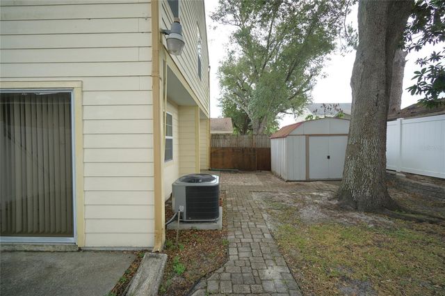 7605 GLADES COURT, Tampa, FL 33637