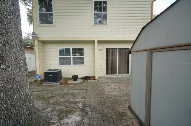 7605 GLADES COURT, Tampa, FL 33637