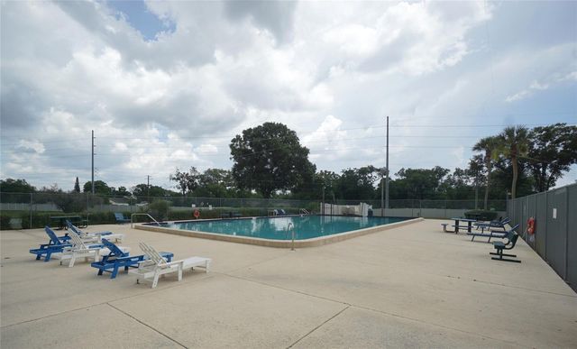 7605 GLADES COURT, Tampa, FL 33637