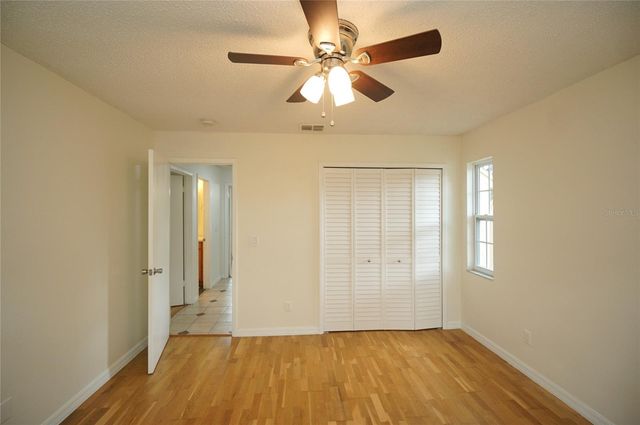 7605 GLADES COURT, Tampa, FL 33637