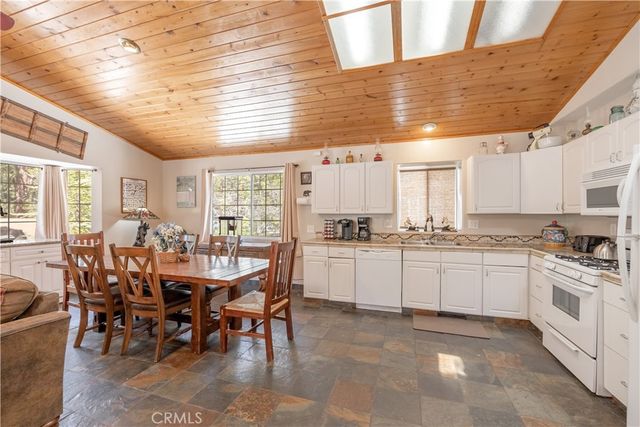 42531 Cedar Avenue, Big Bear Lake, CA 92315