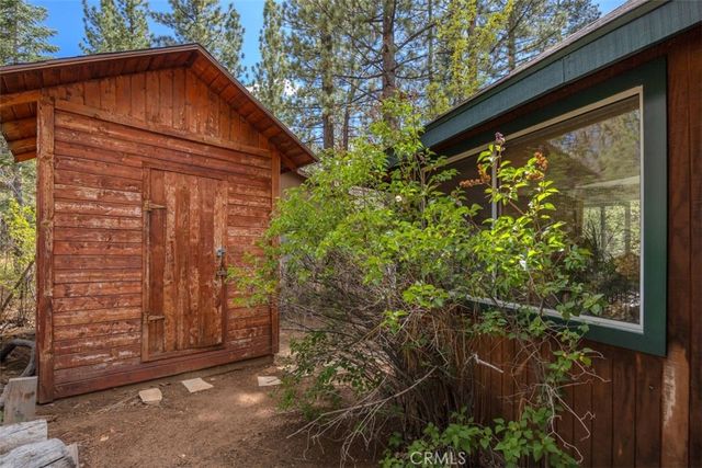 42531 Cedar Avenue, Big Bear Lake, CA 92315