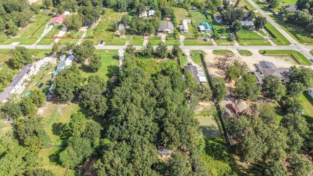 407 County Road 5011, Cleveland, TX 77327