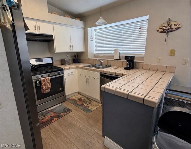 1325 Finale Lane, Las Vegas, NV 89119