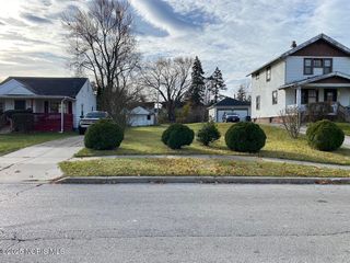 1749 Milburn Avenue, Toledo, OH 43606