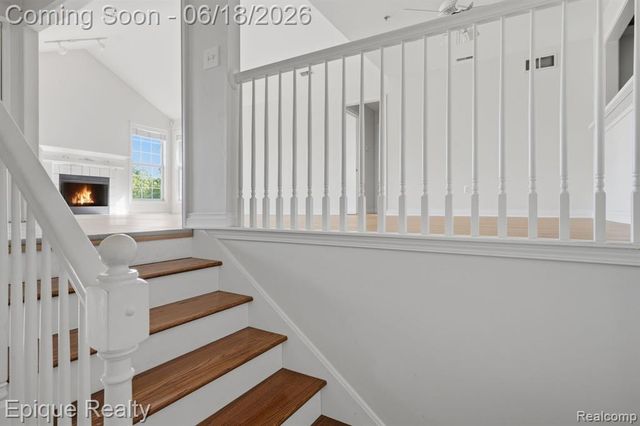 28071 Carlton Way, Novi, MI 48377