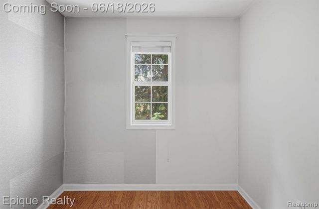 28071 Carlton Way, Novi, MI 48377