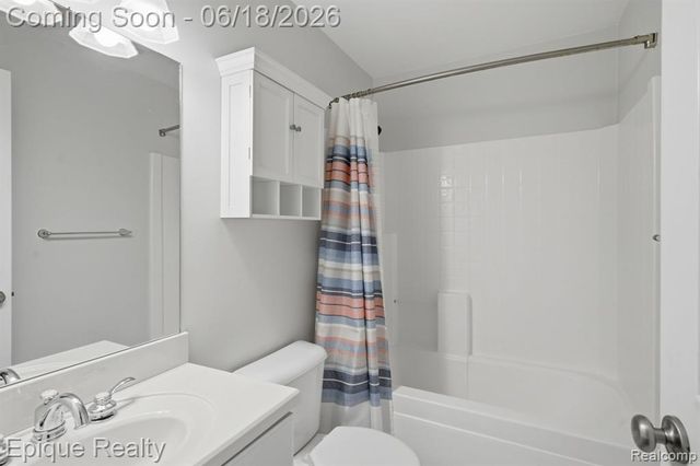 28071 Carlton Way, Novi, MI 48377