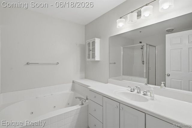 28071 Carlton Way, Novi, MI 48377