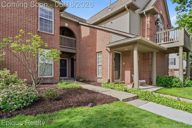 28071 Carlton Way, Novi, MI 48377