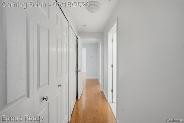 28071 Carlton Way, Novi, MI 48377