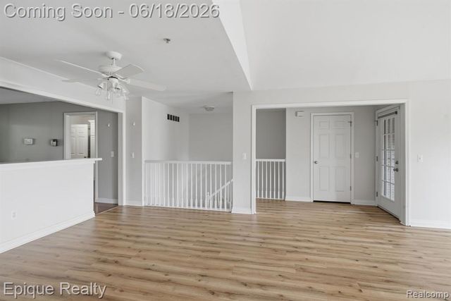 28071 Carlton Way, Novi, MI 48377