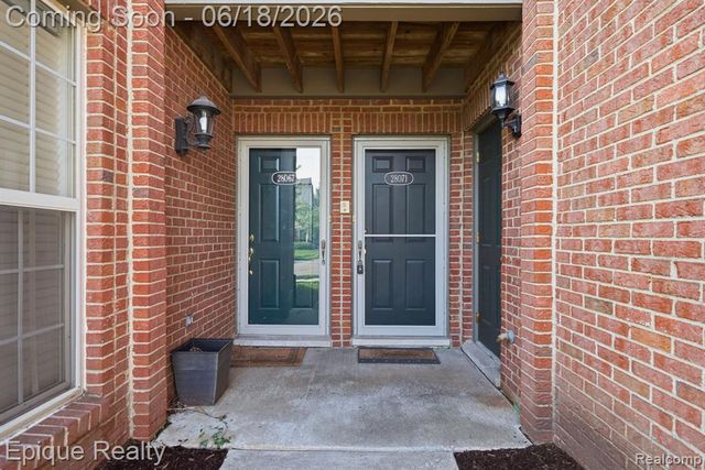 28071 Carlton Way, Novi, MI 48377