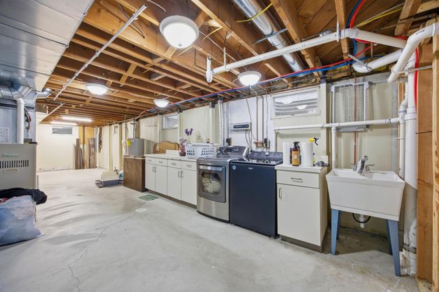 1813 13th Street S, Moorhead, MN 56560