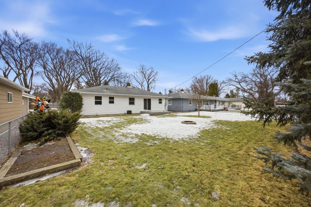 1813 13th Street S, Moorhead, MN 56560