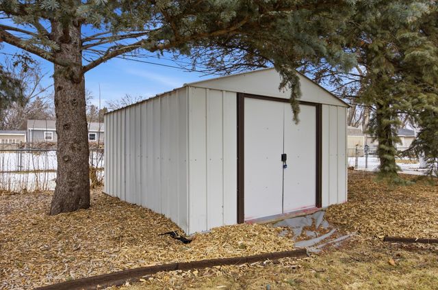 1813 13th Street S, Moorhead, MN 56560