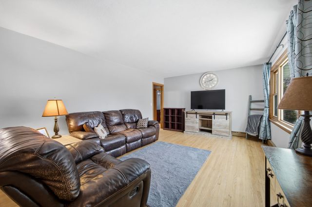 1813 13th Street S, Moorhead, MN 56560