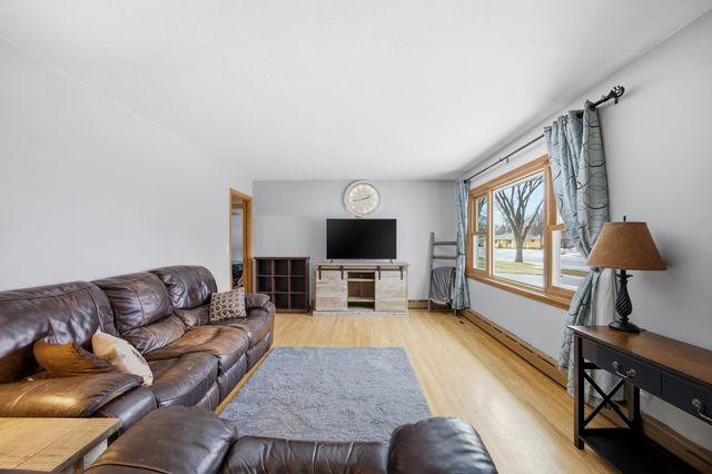 1813 13th Street S, Moorhead, MN 56560