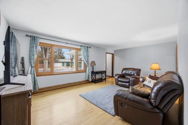 1813 13th Street S, Moorhead, MN 56560