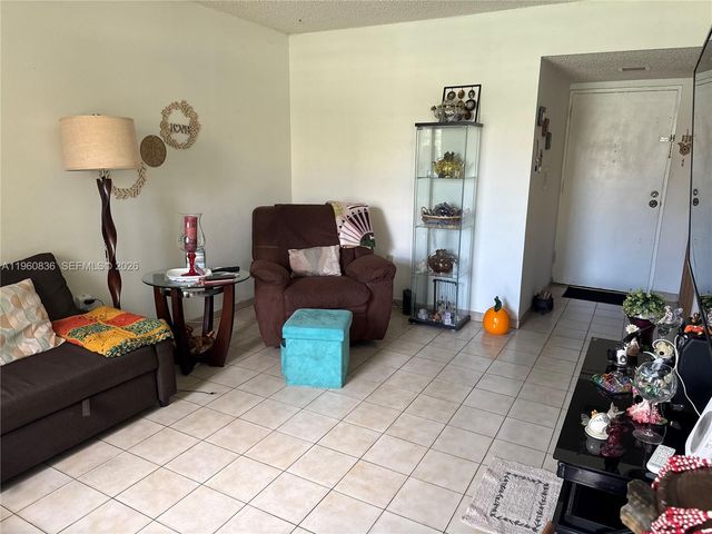 9350 W Flagler St 105A, Miami, FL 33174