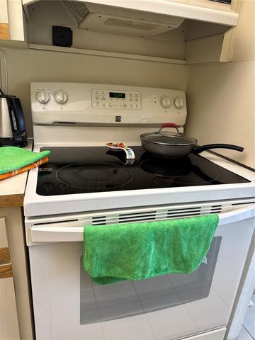 9350 W Flagler St 105A, Miami, FL 33174