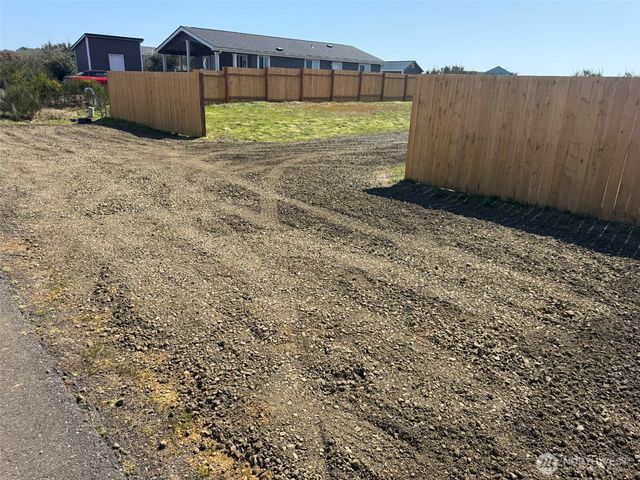 1375 Sand Pebble Avenue SW, Ocean Shores, WA 98569