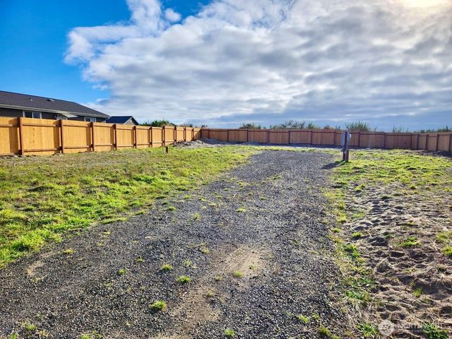 1375 Sand Pebble Avenue SW, Ocean Shores, WA 98569