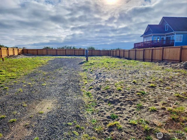1375 Sand Pebble Avenue SW, Ocean Shores, WA 98569