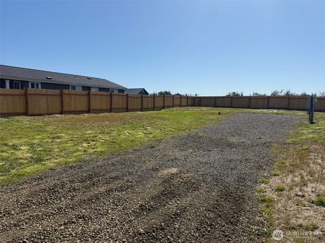 1375 Sand Pebble Avenue SW, Ocean Shores, WA 98569