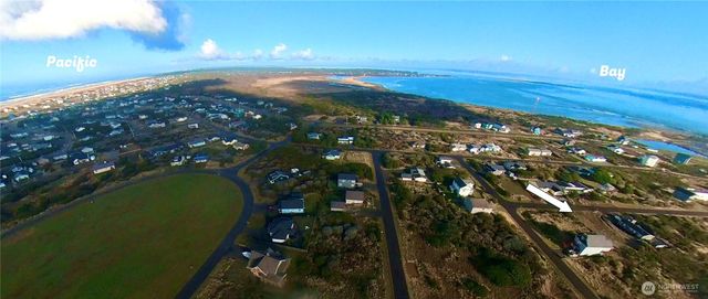 1375 Sand Pebble Avenue SW, Ocean Shores, WA 98569