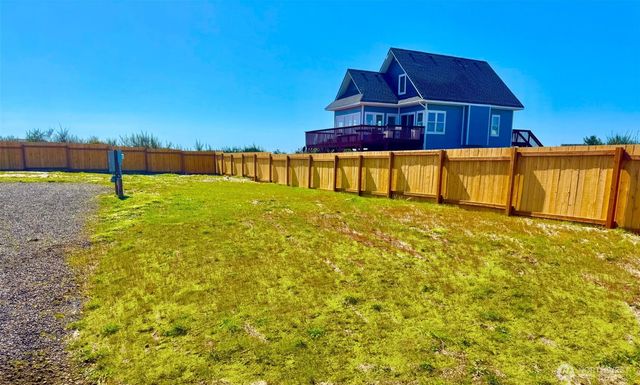 1375 Sand Pebble Avenue SW, Ocean Shores, WA 98569