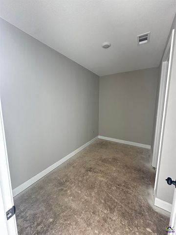220 Farmland Circle, Perry, GA 31069