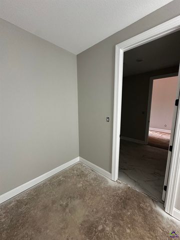 220 Farmland Circle, Perry, GA 31069