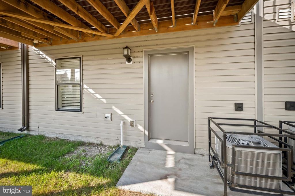 Image 31 of property listing at 637 MOZART WAY, Baltimore, MD 21224