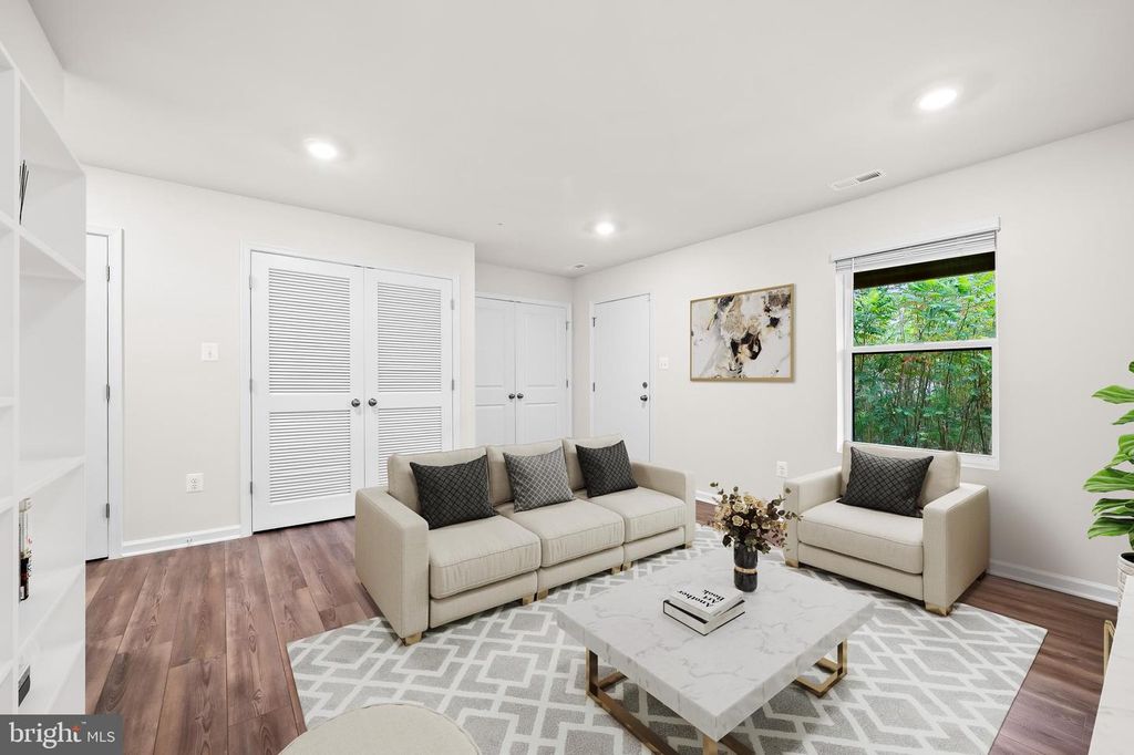 Image 6 of property listing at 637 MOZART WAY, Baltimore, MD 21224