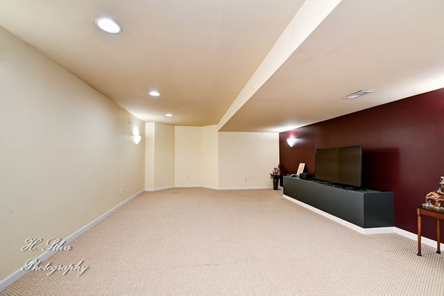 496 Oakhurst Lane, Carpentersville, IL 60110