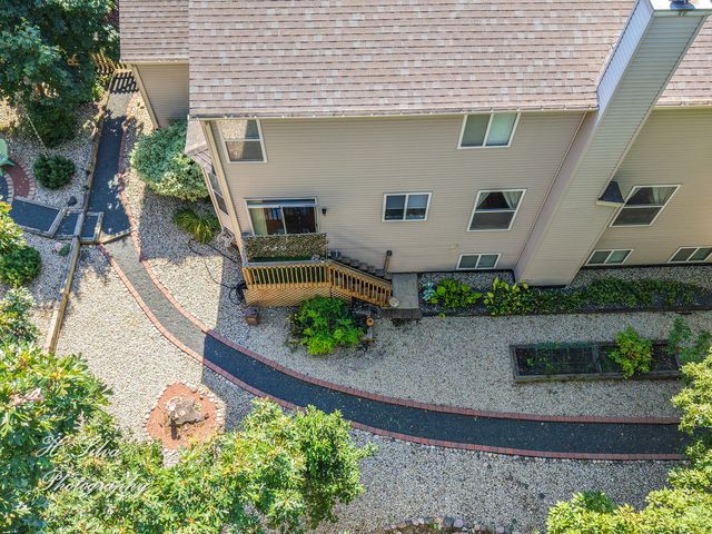 496 Oakhurst Lane, Carpentersville, IL 60110