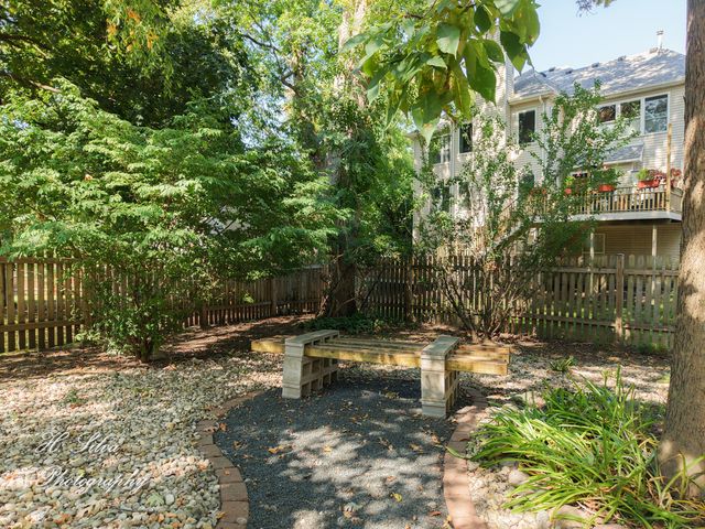 496 Oakhurst Lane, Carpentersville, IL 60110