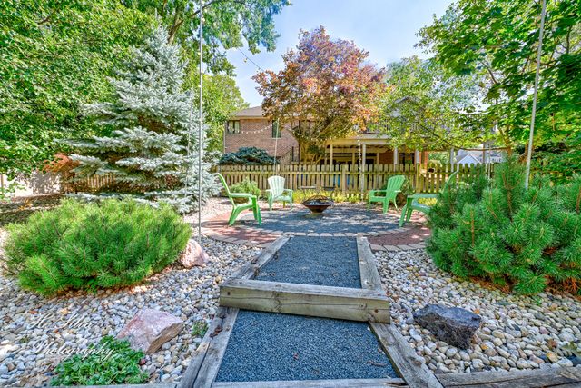 496 Oakhurst Lane, Carpentersville, IL 60110