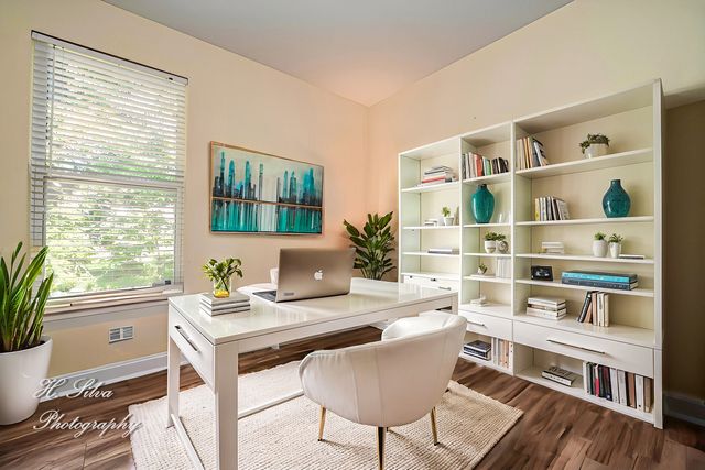 496 Oakhurst Lane, Carpentersville, IL 60110