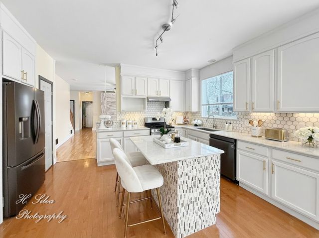 496 Oakhurst Lane, Carpentersville, IL 60110