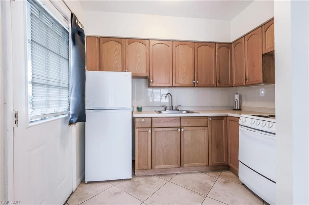 1062 Hartley AVE 110, MARCO ISLAND, FL 34145 — photo 4