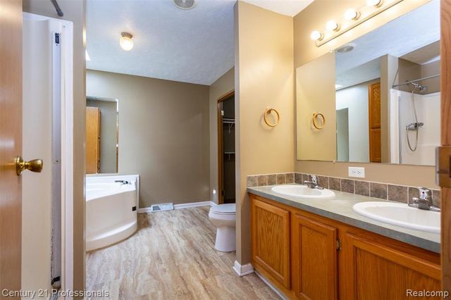 4080 Cass Elizabeth Road, Waterford, MI 48328