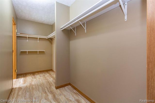4080 Cass Elizabeth Road, Waterford, MI 48328