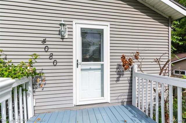 4080 Cass Elizabeth Road, Waterford, MI 48328