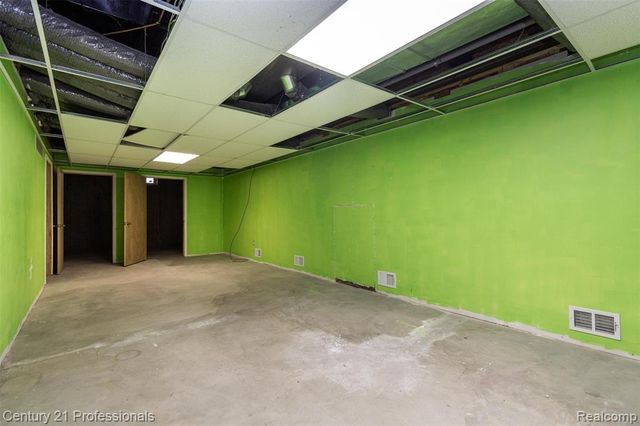 4080 Cass Elizabeth Road, Waterford, MI 48328