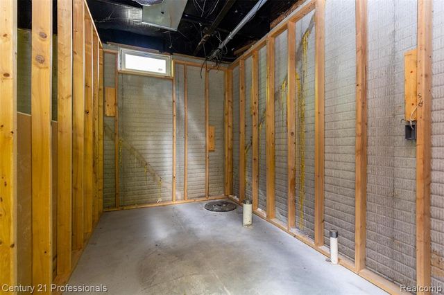 4080 Cass Elizabeth Road, Waterford, MI 48328