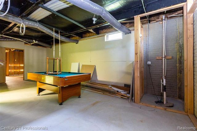 4080 Cass Elizabeth Road, Waterford, MI 48328
