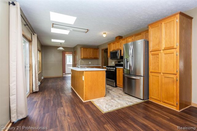 4080 Cass Elizabeth Road, Waterford, MI 48328