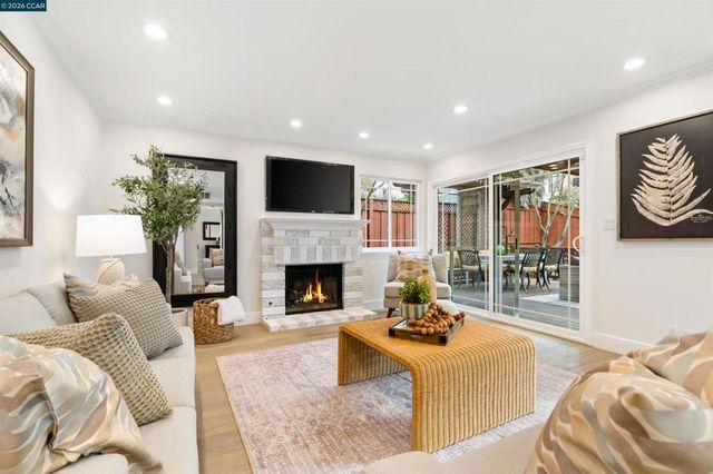 224 224 Briar Dr, Martinez, CA 94553